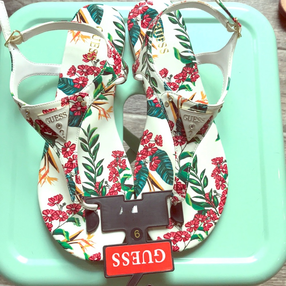 GUESS Tropical 🏝 Sandals!